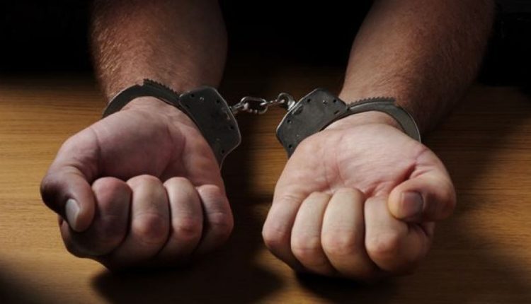 الشرطة بتيفلت توقف شخصين متورطين في ترويج المخدرات