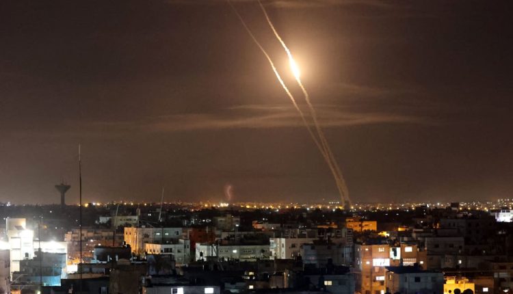 "كتائب القسام" تستهدف مطار "بن غوريون"