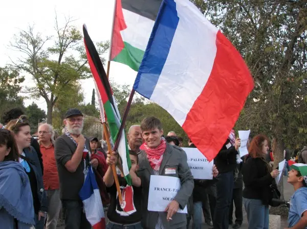 بعد إسبانيا…فرنسا ترفض تعليق المساعدات لفلسطين بشكل مباشر