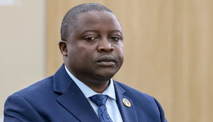 "سقوط وزير الخارجية الزامبي بتهم مع مستثمر صيني"