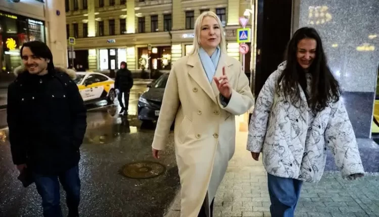 سياسية روسية تتنافس مع بوتين على الرئاسة