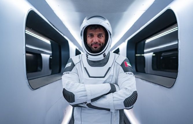 تعيين رائد فضاء في الحكومة الإماراتية