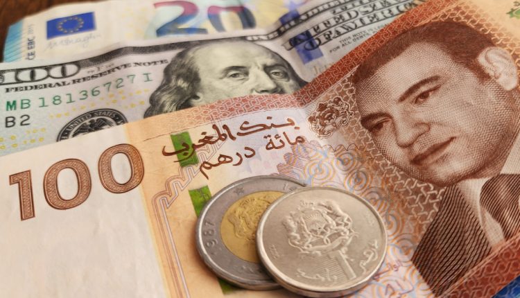 فسوق الصرف (04 ـ 10 يناير): الدرهم ينخفض بنسبة 0,39 في المائة مقابل الدولار (بنك المغرب)