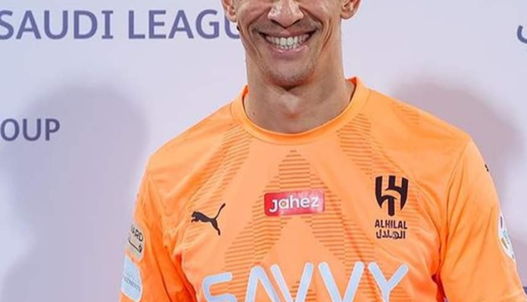 ياسين بونو يحصد جائزة أفضل حارس في "روشن"