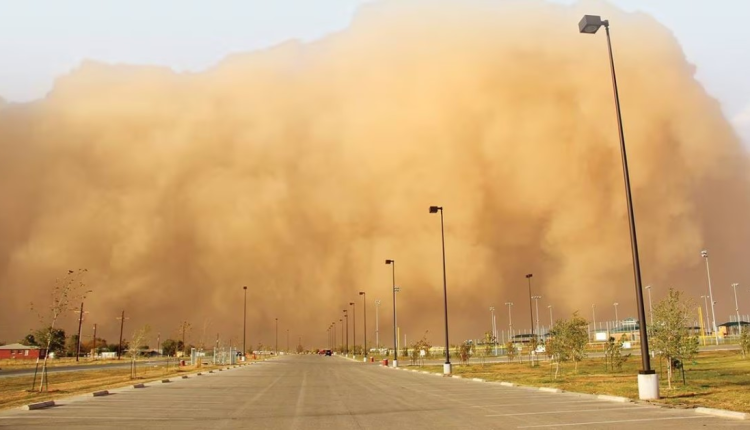 وزارة التجهيز توصي مستعملي الطرق بتوخي الحيطة والحذر بسبب رياح قوية مع تطاير الغبار