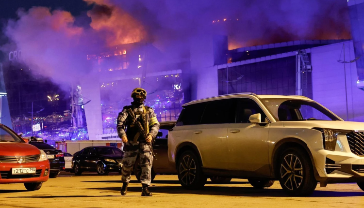 روسيا تعلن عن اعتقال 11 شخصا على خلفية الهجوم الإرهابي في موسكو