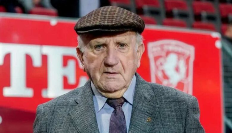 وفاة مدرب هولندا الأسبق كيس رايفرز