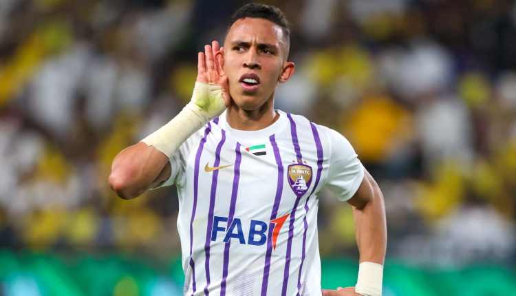 رحيمي يدك شباك الهلال ب"هاتريك"