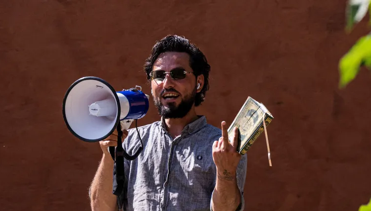 النرويج تعتقل موميكا حارق القرآن وتعتزم ترحيله