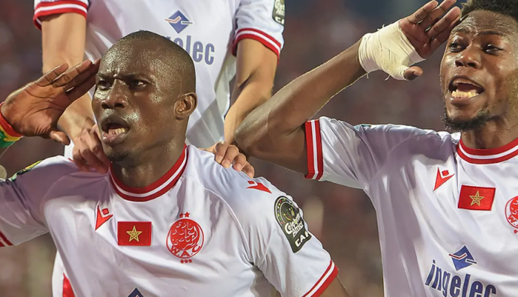 آرسين زولا يعلن إسلامه