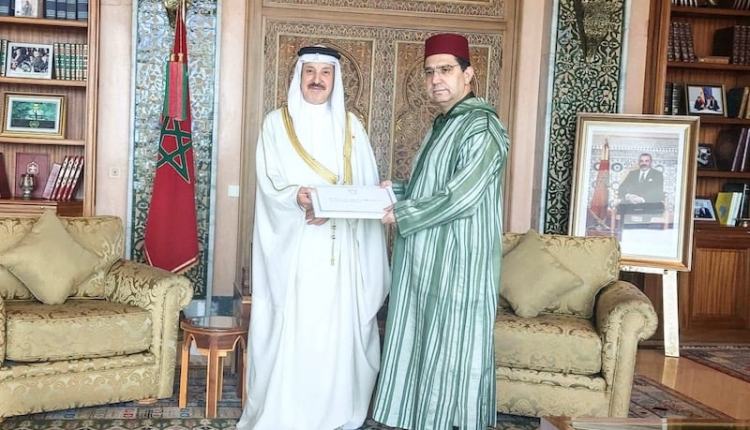 جلالة الملك يتسلم رسالة خطية من عاهل البحرين