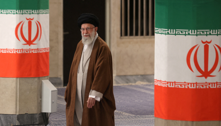 إيران تبدأ عملية انتخاب رئيس جديد بعد وفاة رئيسي