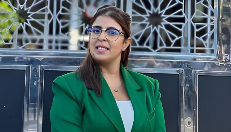 نجيبة قسومي: ناشطة سياسية عن تحالف فدرالية اليسار الديمقراطي، فرع طنجة.