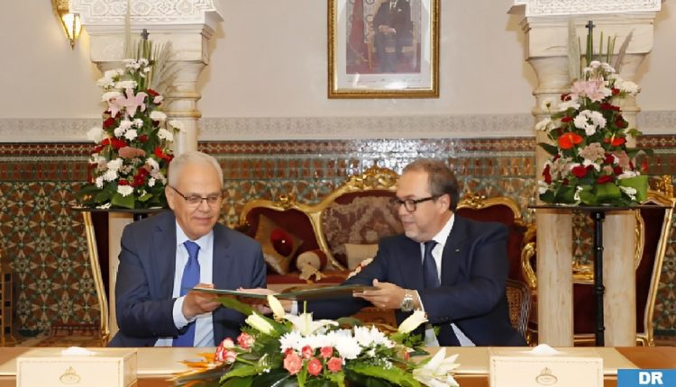 توقيع اتفاقية بين إدارة الدفاع الوطني والخطوط الملكية المغربية