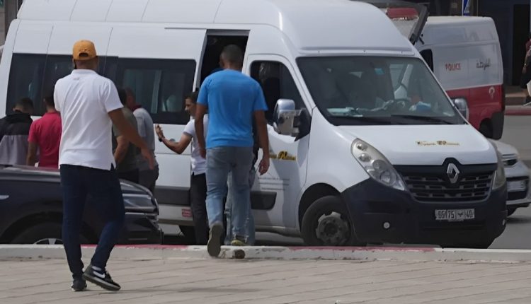 عون سلطة ينتحل صفة شرطي ويعنف صحفيين أثناء تغطيتهم لأحداث الفنيدق