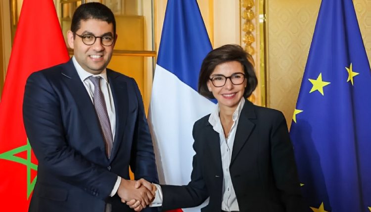 محمد مهدي بنسعيد وزير الشباب و الثقافة و التواصل و رشيدة داتي وزيرة الثقافة الفرنسية