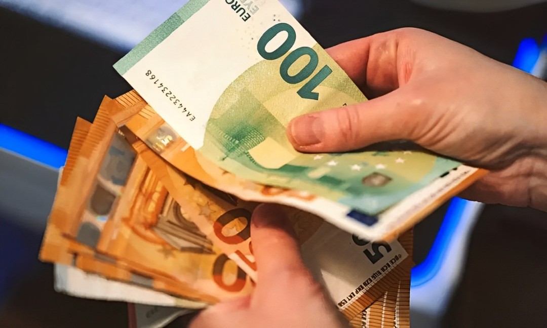 تحويلات المغاربة المقيمين بالخارج