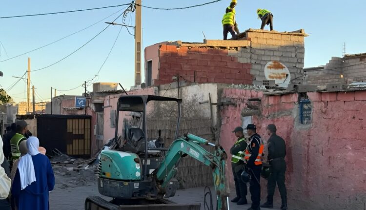 السلطات المحلية تهدم المساكن العشوائية بداوار "تافو" بمراكش