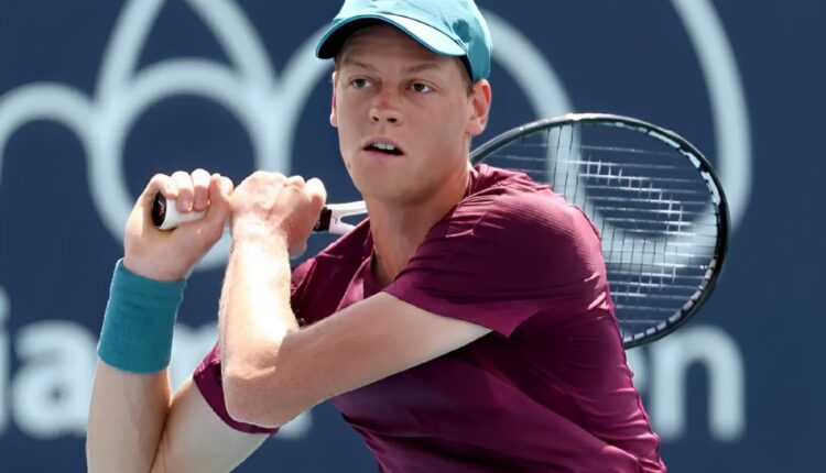 لاعب التنس يانيك سينر يعاقب بالإيقاف