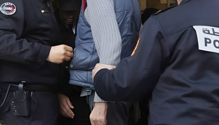 الشرطة القضائية بالعيون يوقف شخصين متورطين بحيازة وترويج المخدرات