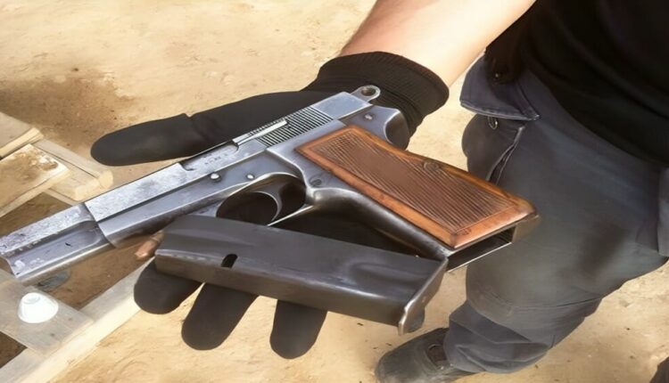 العثور على أسلحة نارية وذخيرة حية بمنزل أجنبي متوفى في تزنيت