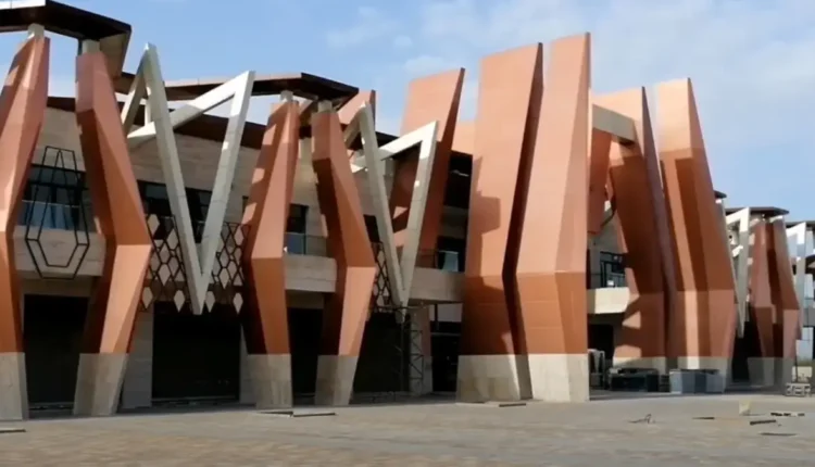 مراكش: برلمانية تطرح تساؤلات حول تأخير استغلال المحطة الطرقية الجديدة بالعزوزية