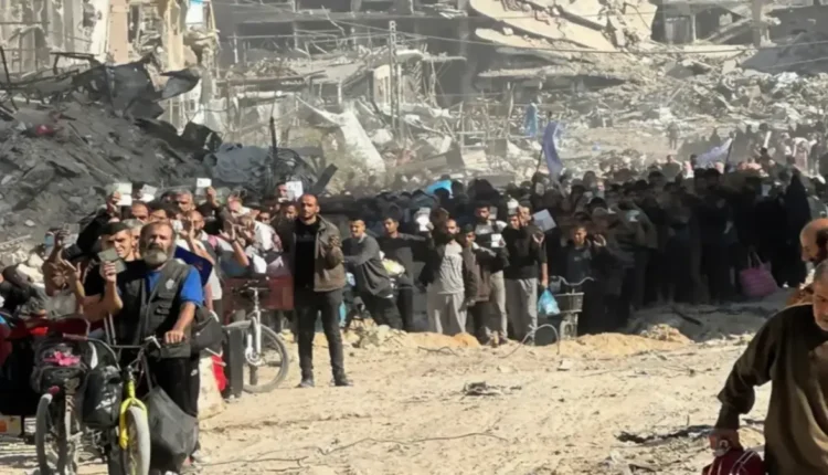 الجيش الإسرائيلي يستمر في استهداف النازحين والمجوعين بقطاع غزة