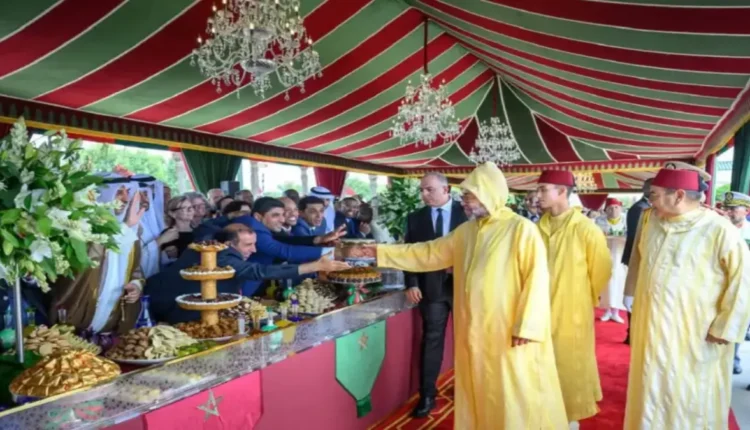 الملك محمد السادس يترأس حفل استقبال رسمي بالمضيق بمناسبة الذكرى 26 لعيد العرش