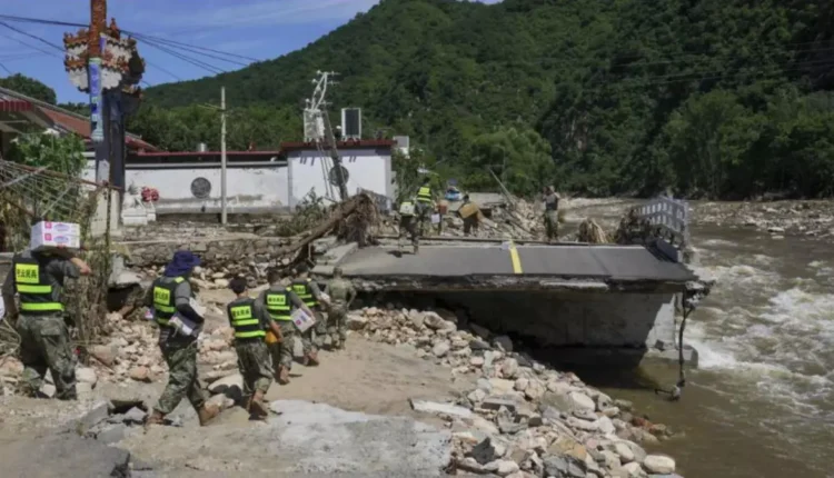 الصين... 44 قتيلا جراء الفياضانات في بكين