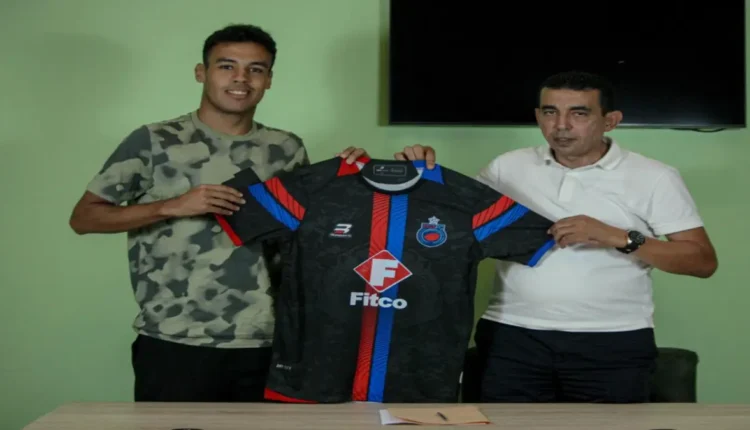 نادي أولمبيك آسفي يجدد عقد الاعب أنس النقايتي