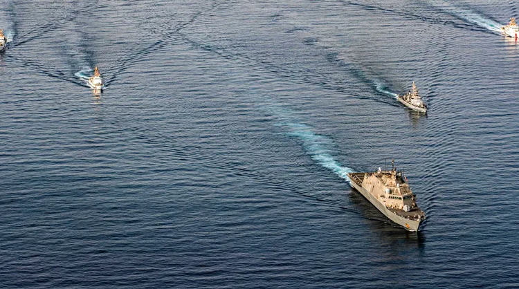 تطهير مضيق هرمز من الألغام