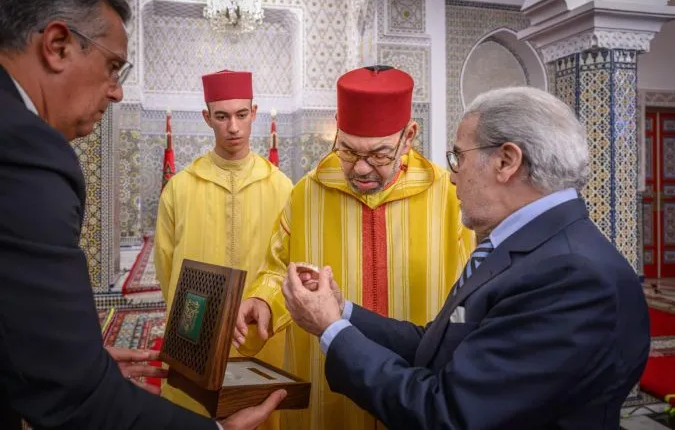 جلالة الملك يستقبل والي بنك المغرب